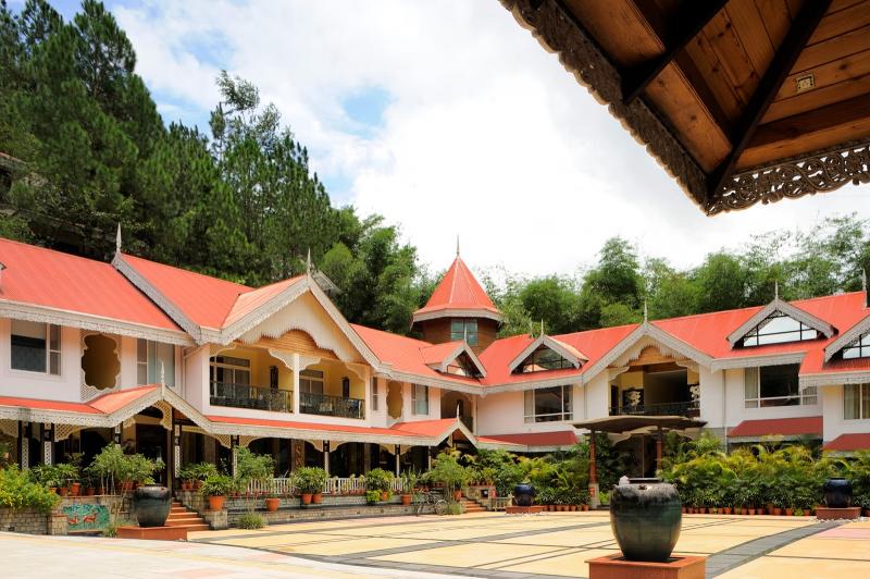 Top 10 Luxury Hotels in India on Hills